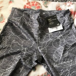 NWT GapFit Capri length leggings Small